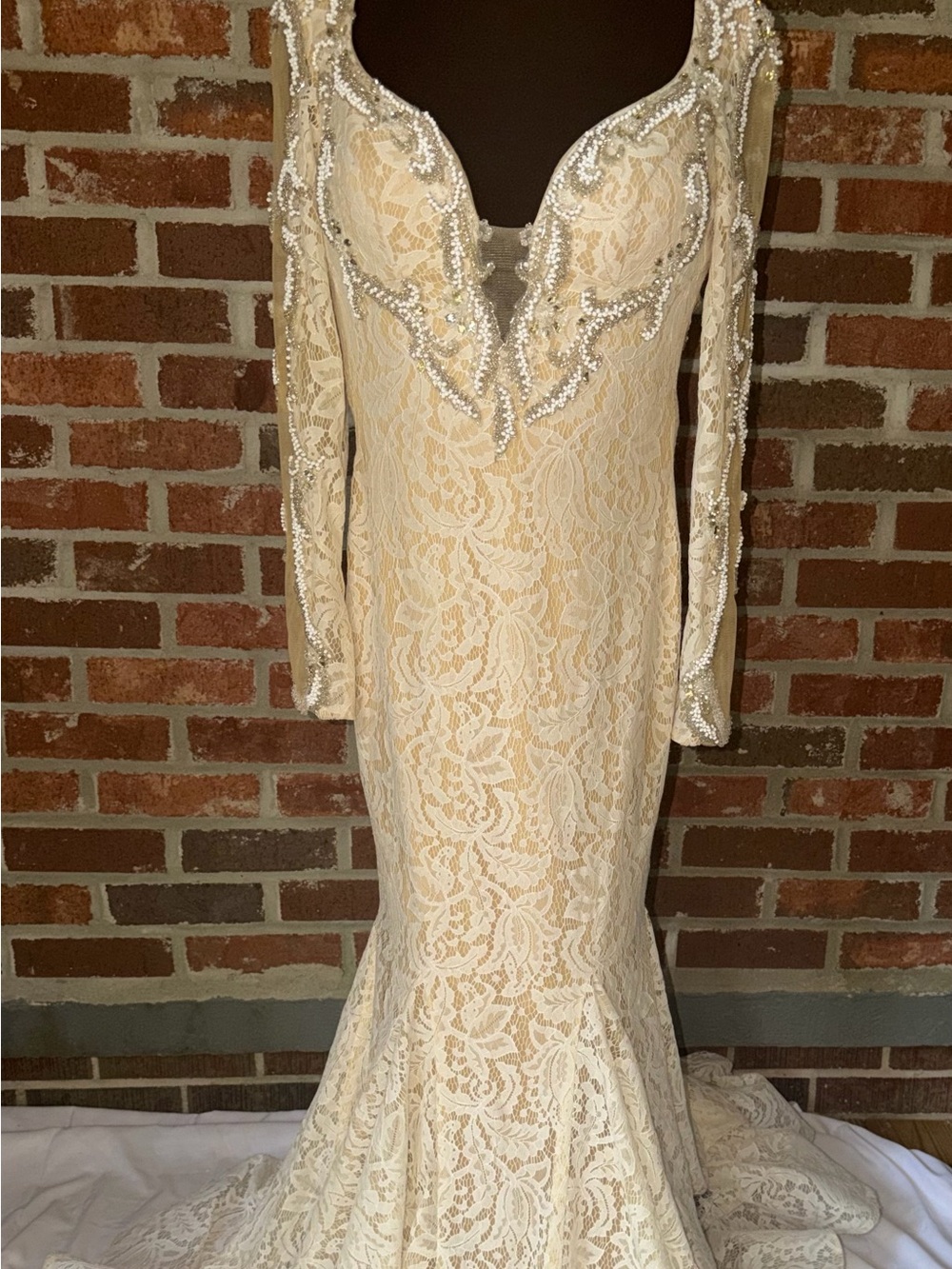 Mac Duggal Cream Lace Beaded Long-Sleeve Mermaid Gown 4